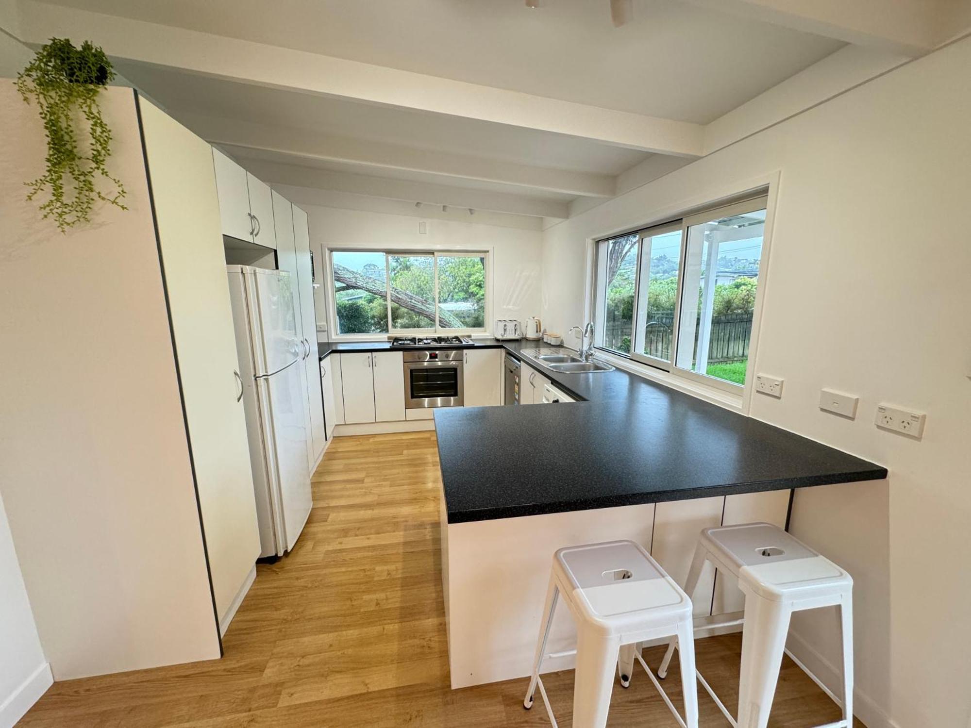 Miami One One Villa Oneroa Bagian luar foto